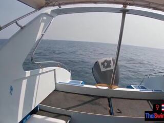Rented une bateau pour une jour et avait x évalué vidéo sur elle avec asiatique.