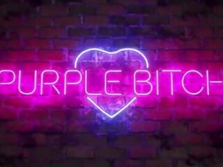 Verkleedpartij jong vrouw heeft eerste seks film met een ventilator door purple prostituee