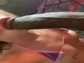 Secchione bianco ragazza succhiare enorme nero cazzo, sesso film 71