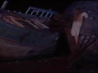 Seks video pirates daripada yang seas dan hamba wanita – 1975 softcore erotik